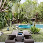 Relaxing Tropical Oasis Nestled Between Canggu & Seminyak