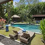 Relaxing Tropical Oasis Nestled Between Canggu & Seminyak