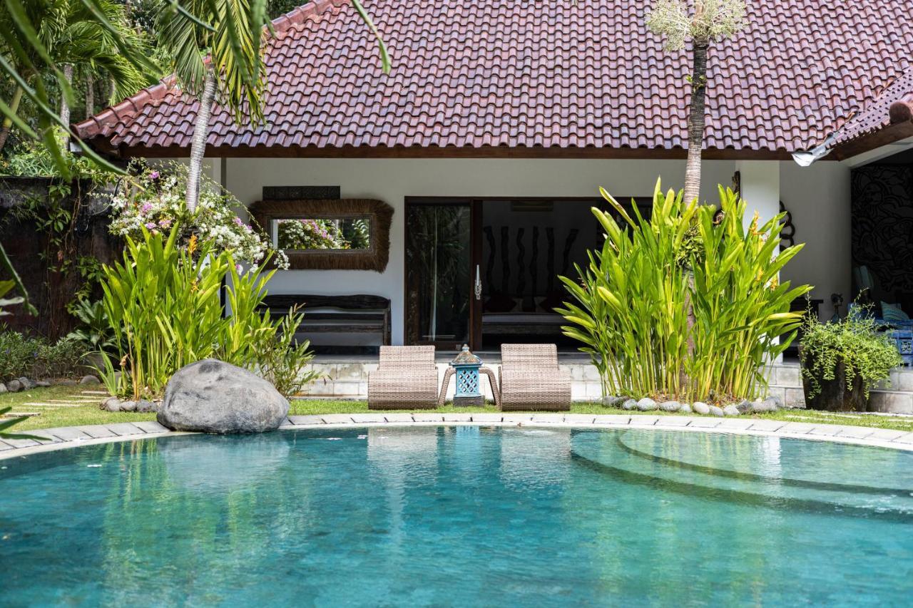 Relaxing Tropical Oasis Nestled Between Canggu & Villa Seminyak (Bali)