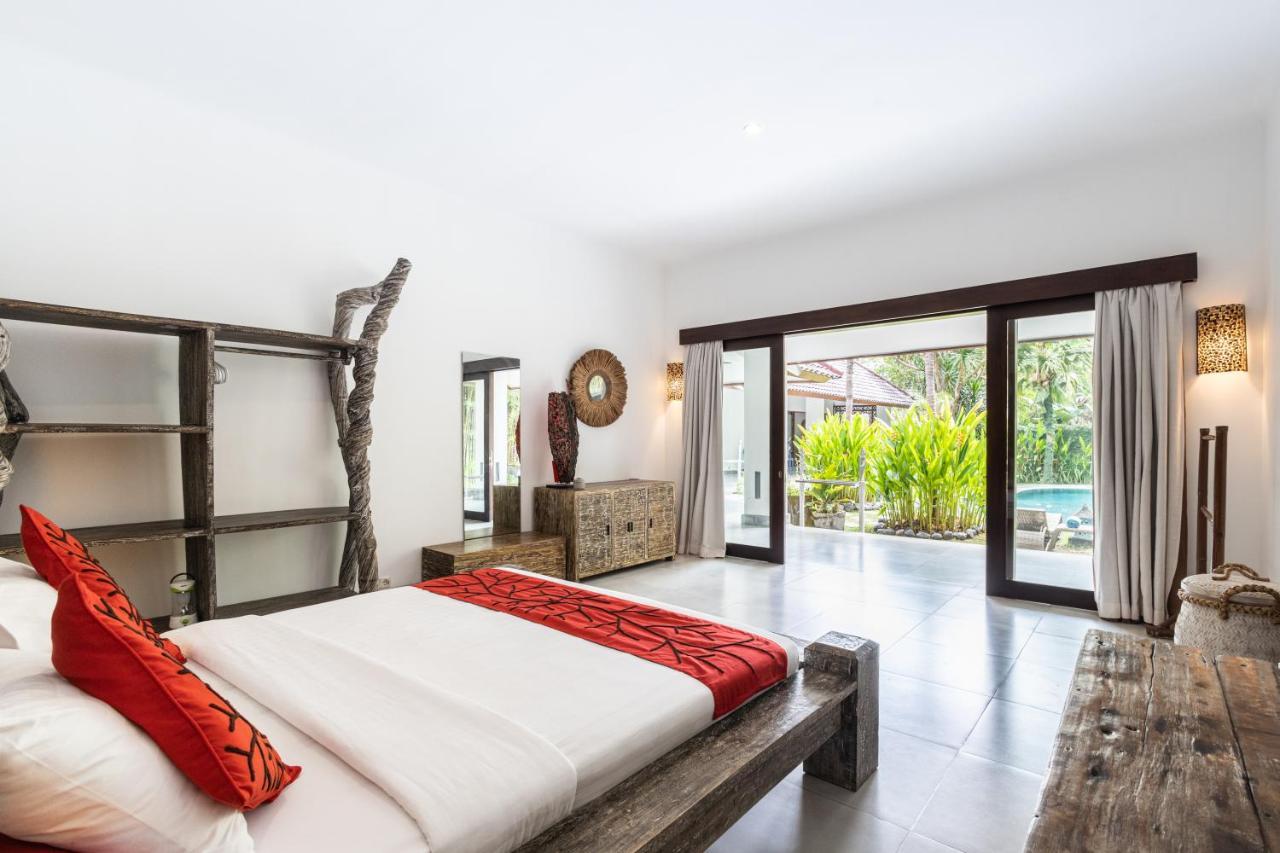 Relaxing Tropical Oasis Nestled Between Canggu & Seminyak (Bali)