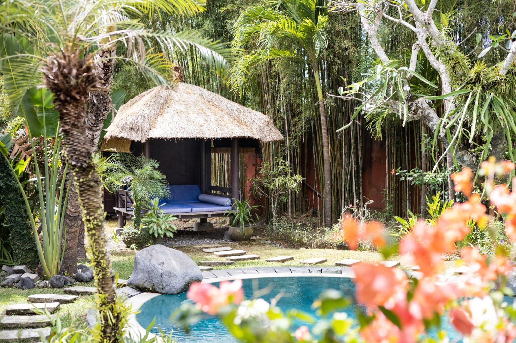 Villa Relaxing Tropical Oasis Nestled Between Canggu &