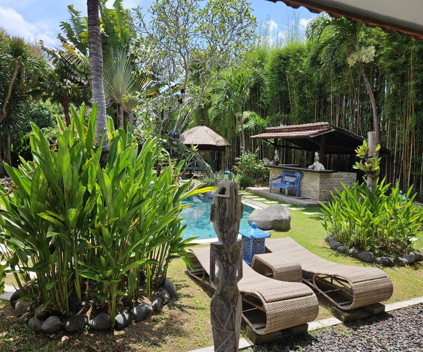 Relaxing Tropical Oasis Nestled Between Canggu & *